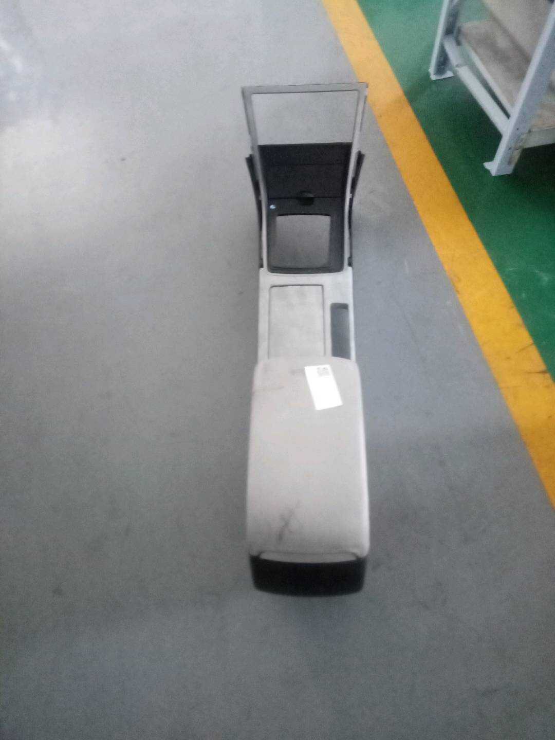 GV7G64420A74 中央控制台扶手箱