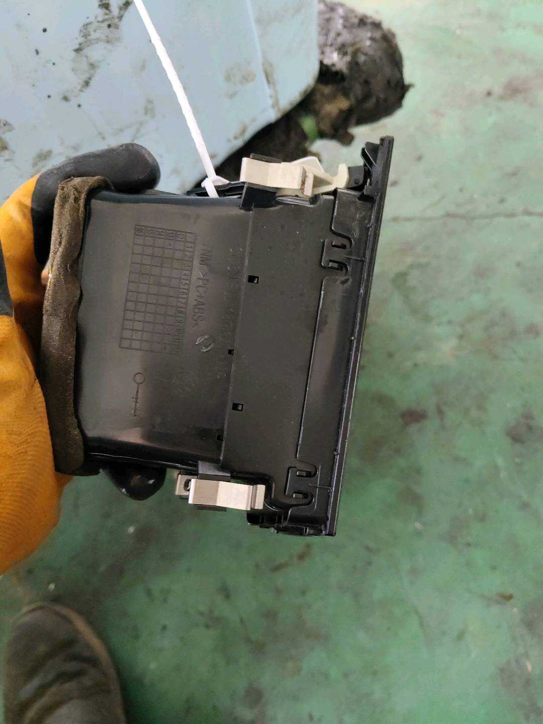 L18G820901MIZY 仪表台出风口