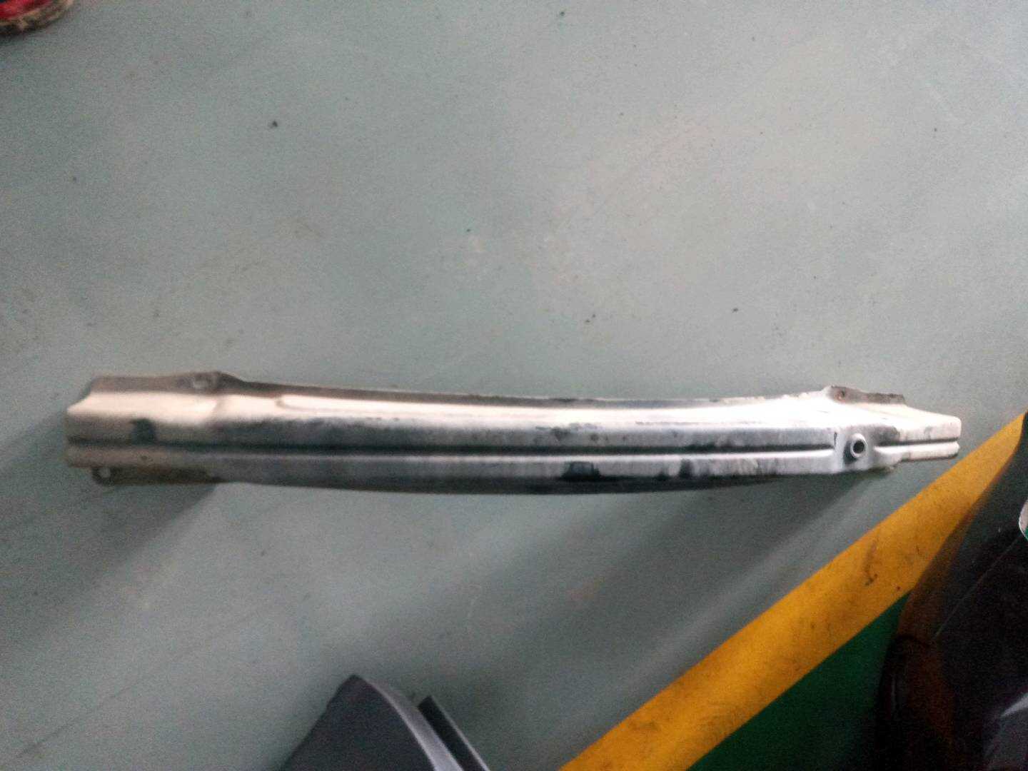 ED8BF403C94AB 后保险杠骨架