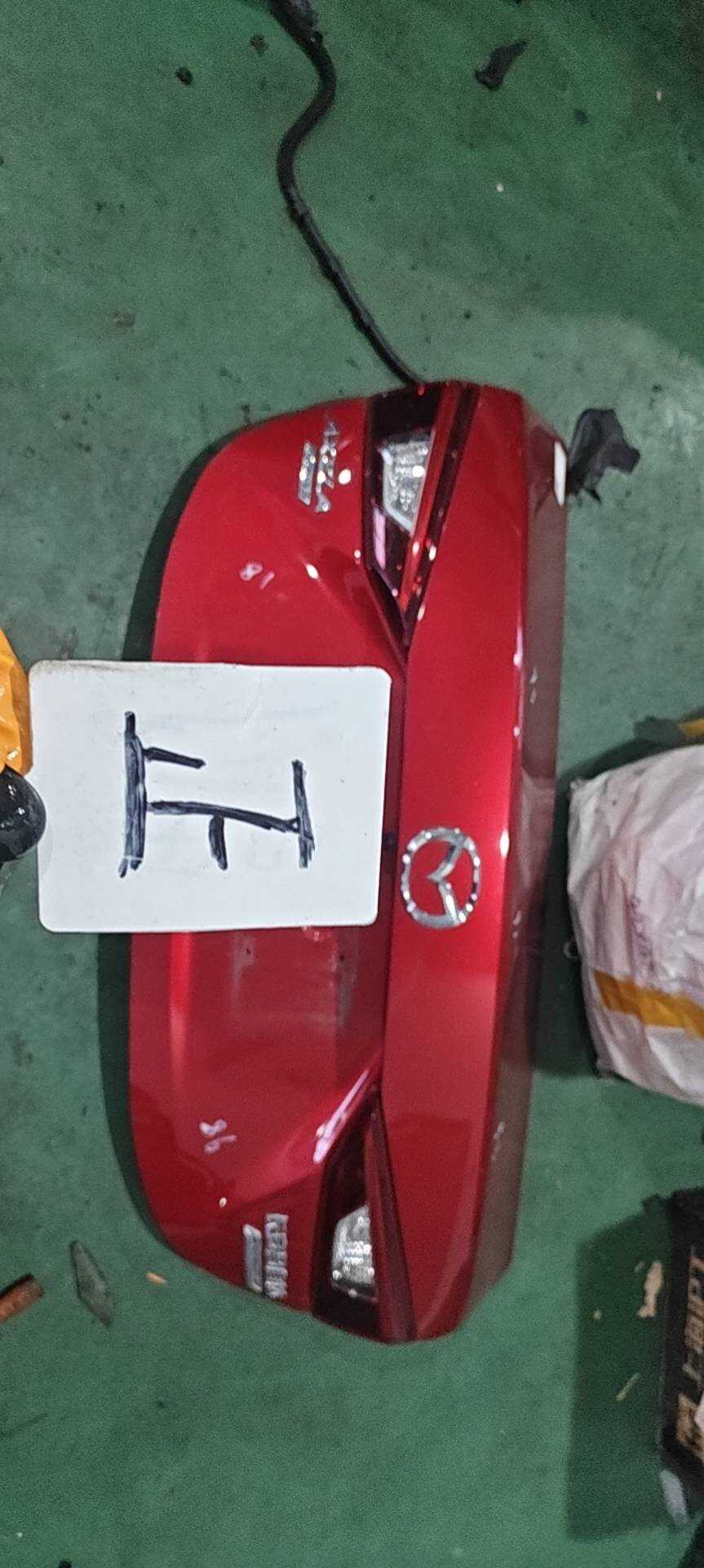 BKY05261XA 尾盖总成