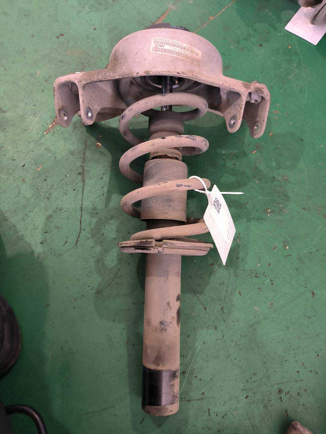 L8RD413031B 前减震器芯