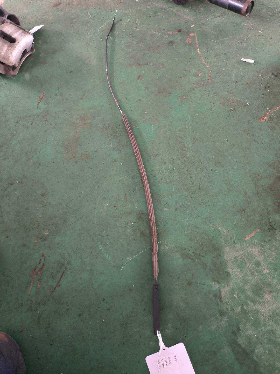 L51G823535 前机盖拉线(后)