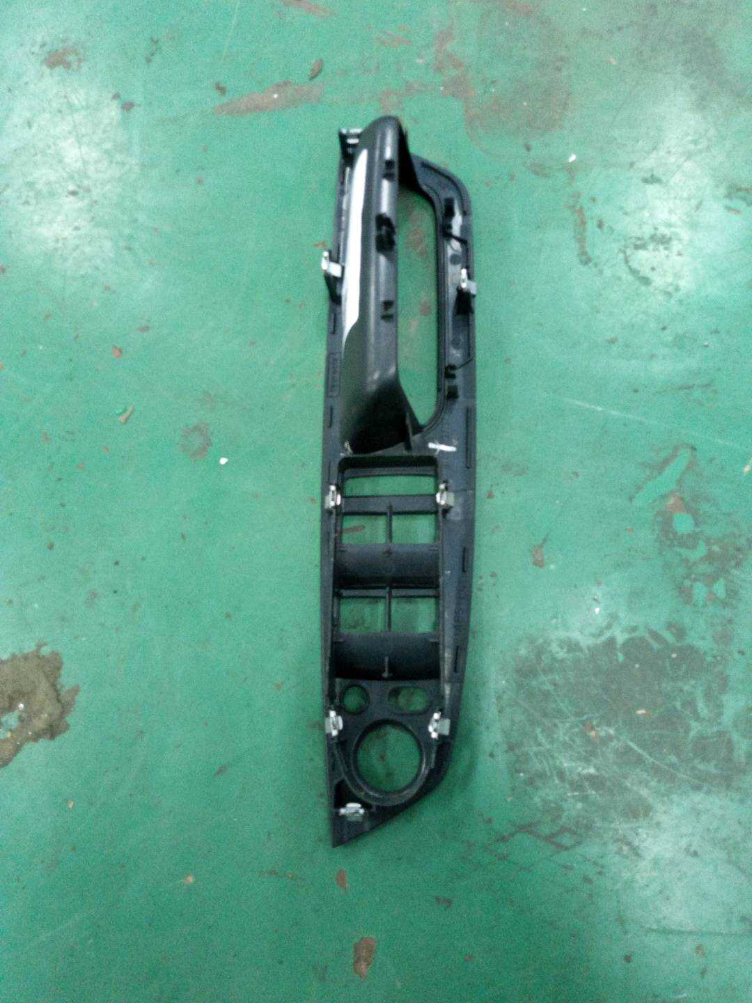 51416975791 前门玻璃升降开关装饰板(左)