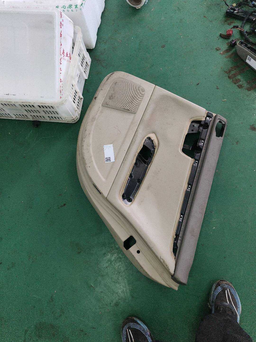 8E0867304A3P6 后门内饰板（右）