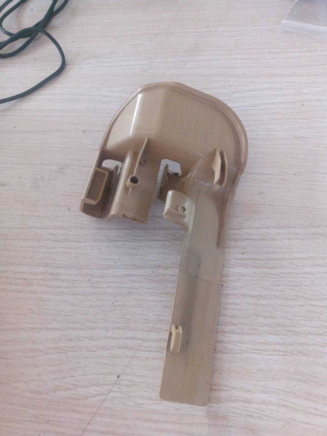 52107007701 前座椅底座导轨饰盖(左内)