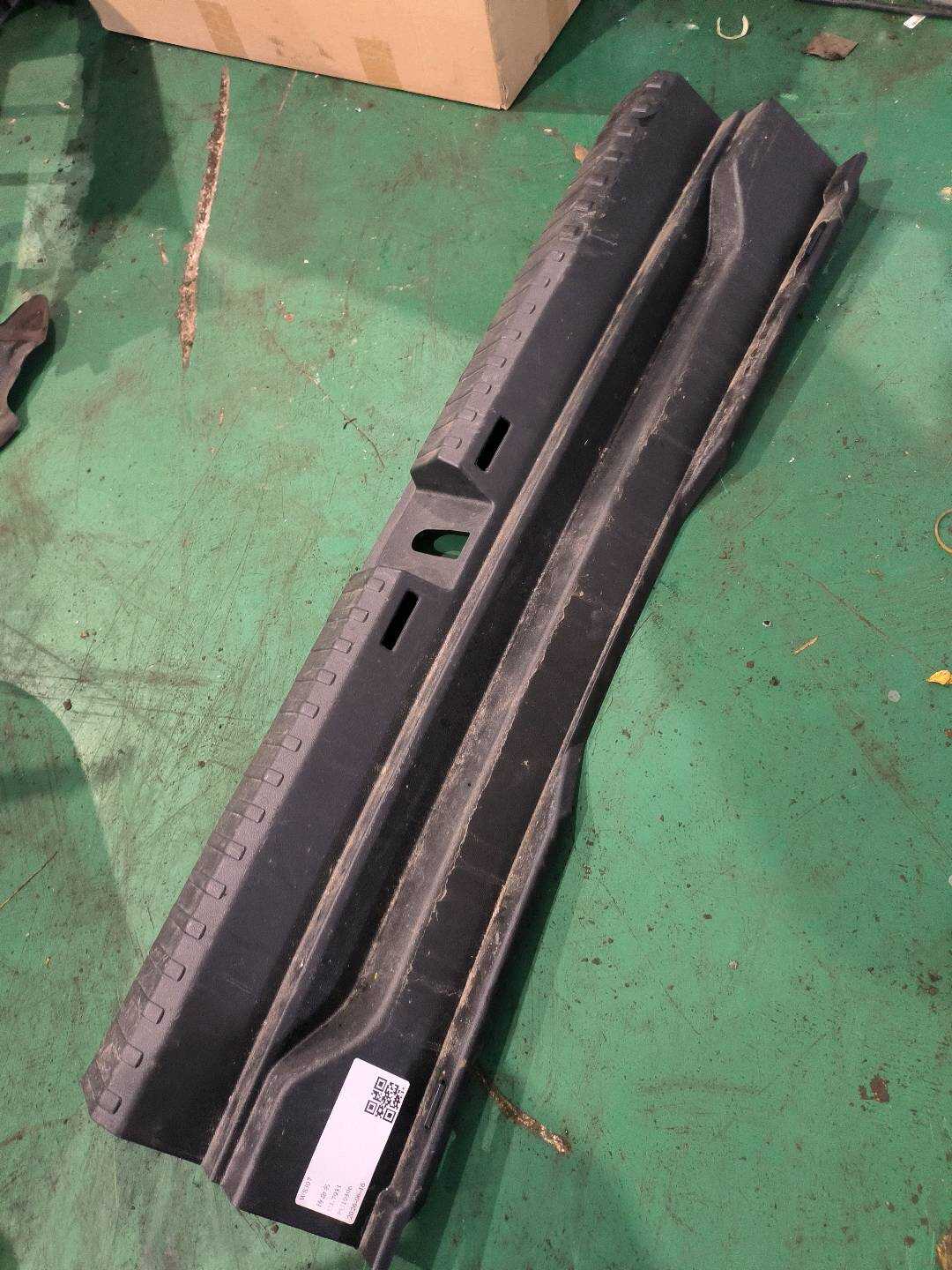 5CG863459 后围板饰板