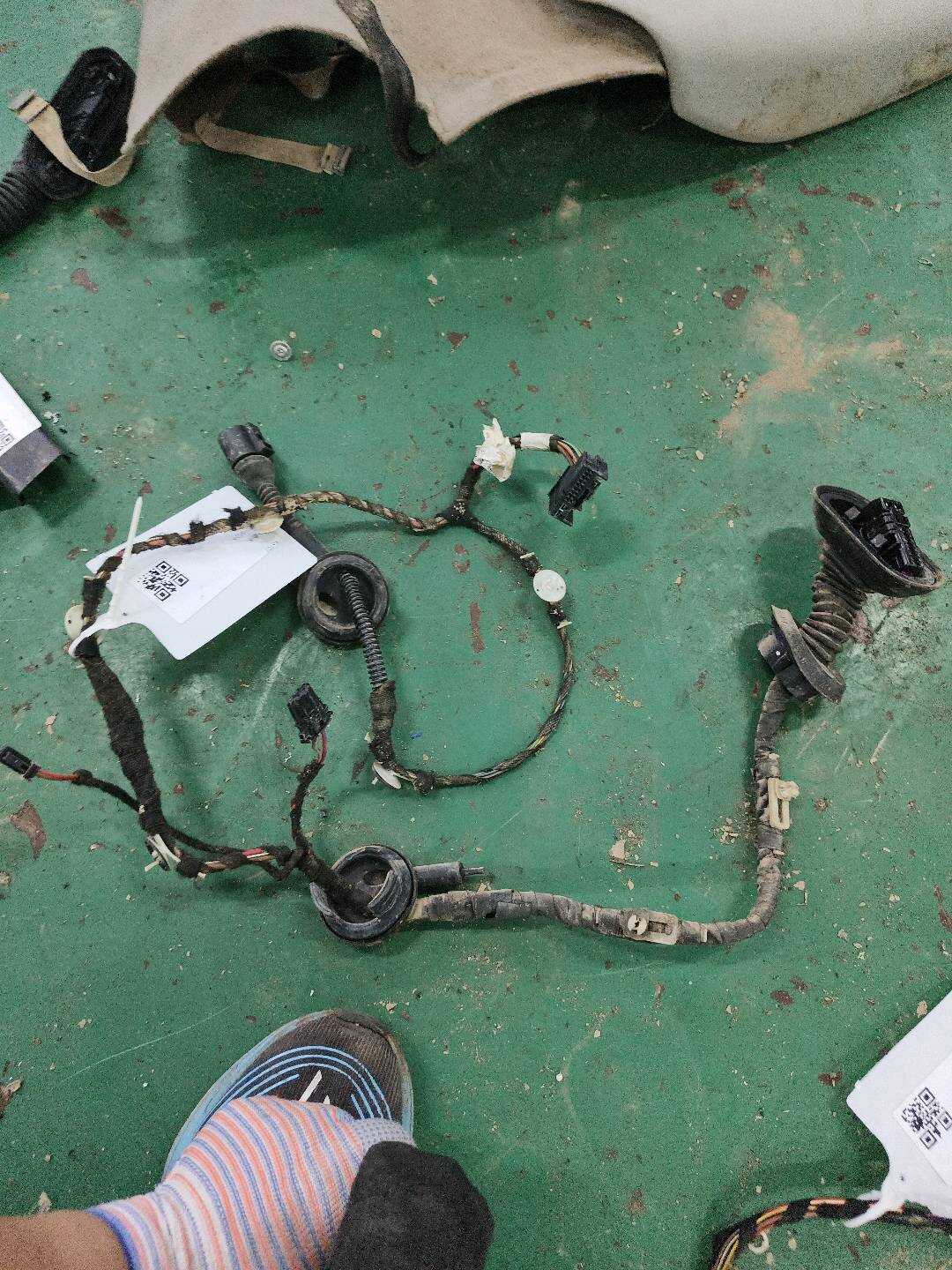 L4FD971687F Rear Door Wiring Harness, Left