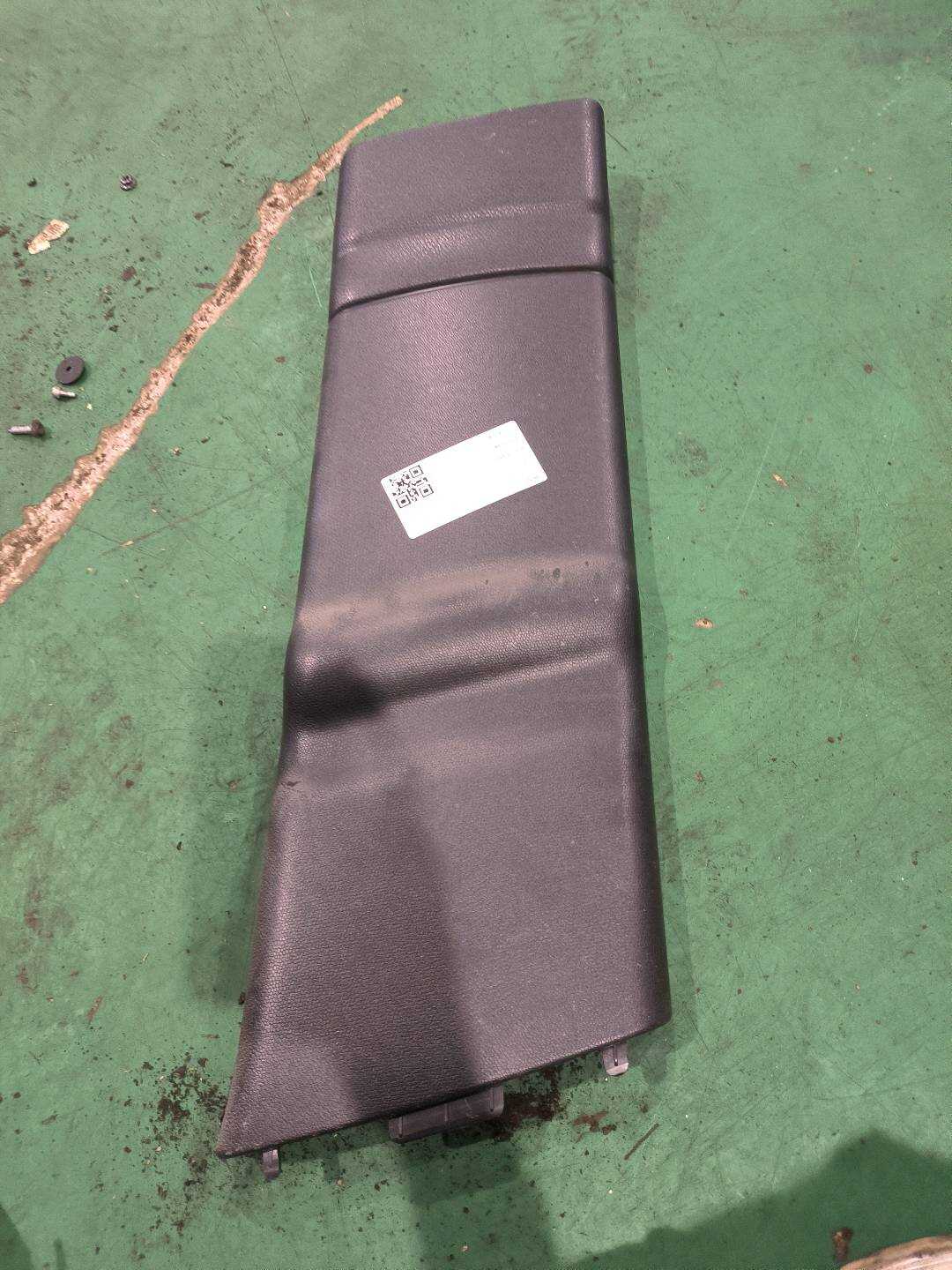 51439803598 B柱内衬(右下)