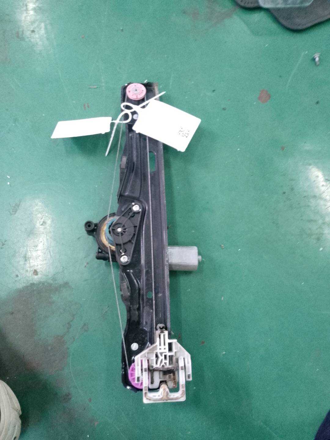 67627354889 前门玻璃升降电机(左)
