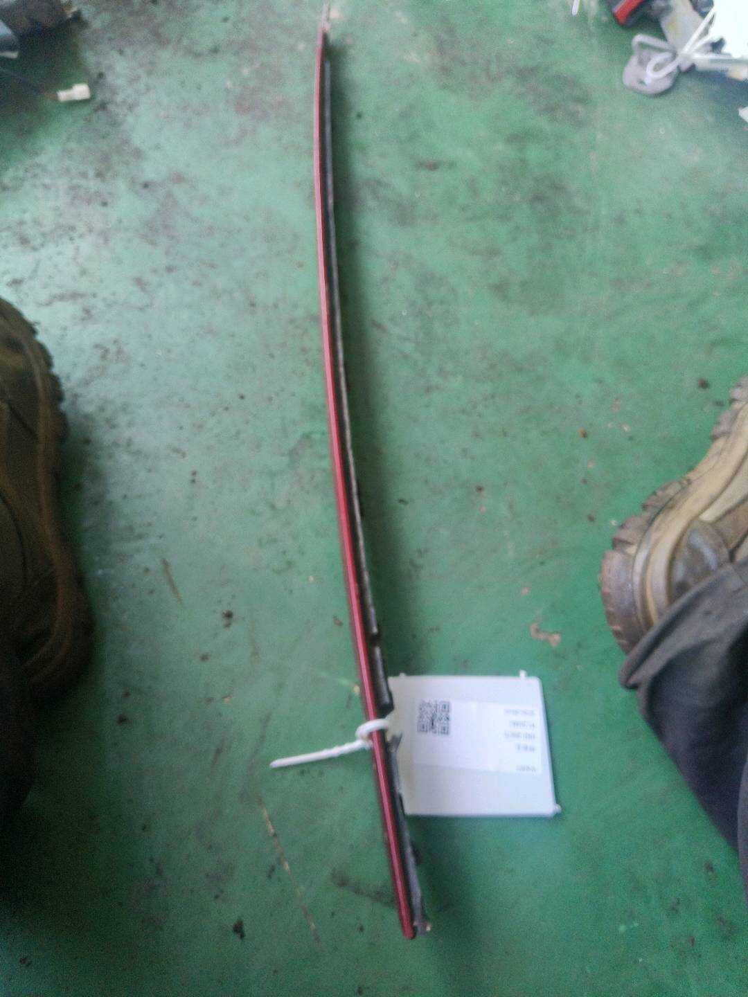 51317292407 前风挡玻璃胶条(左)