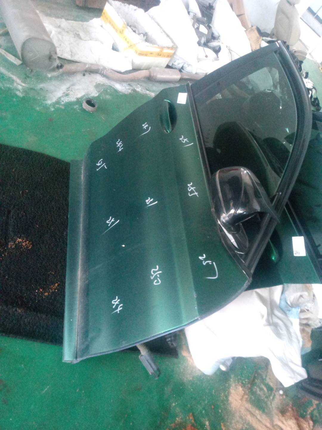 41007465528 前门壳(右)
