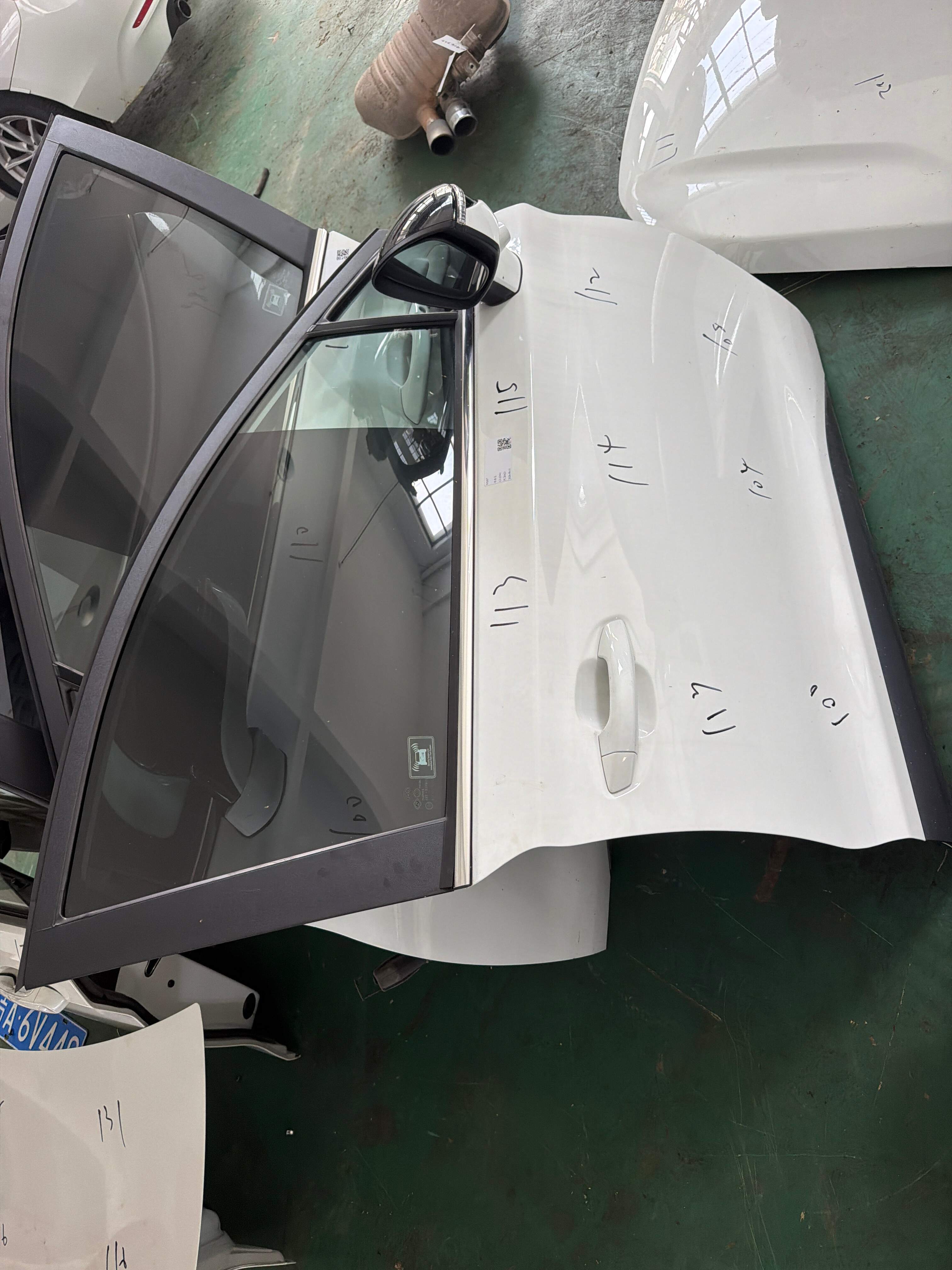 SC610101977 Front Door Shell, Right