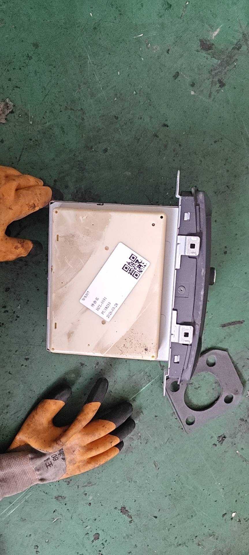 10164445 仪表台中央显示器