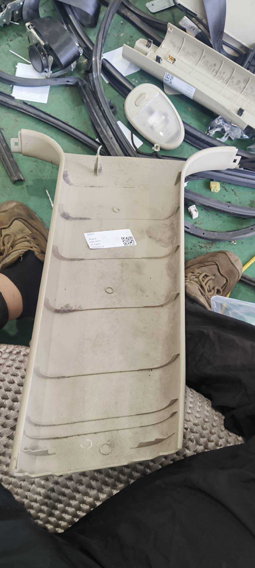 26201739 B-Pillar Inner Trim (Lower Left)