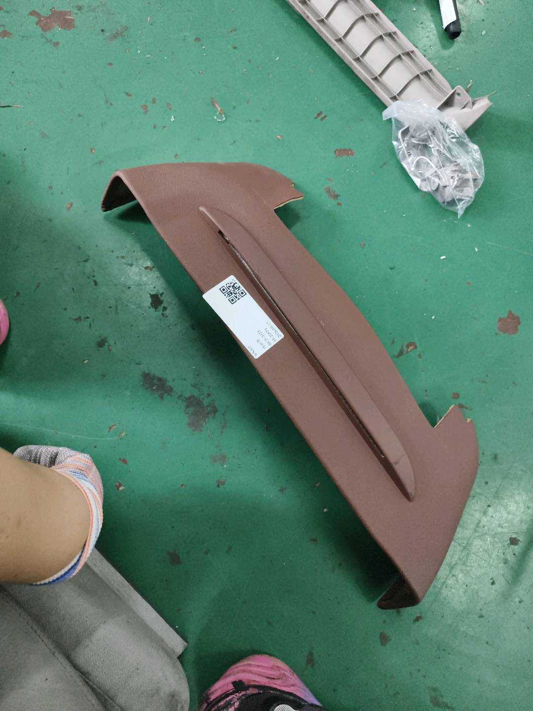 52107232171 副驾驶员座椅靠背骨架护面(上)