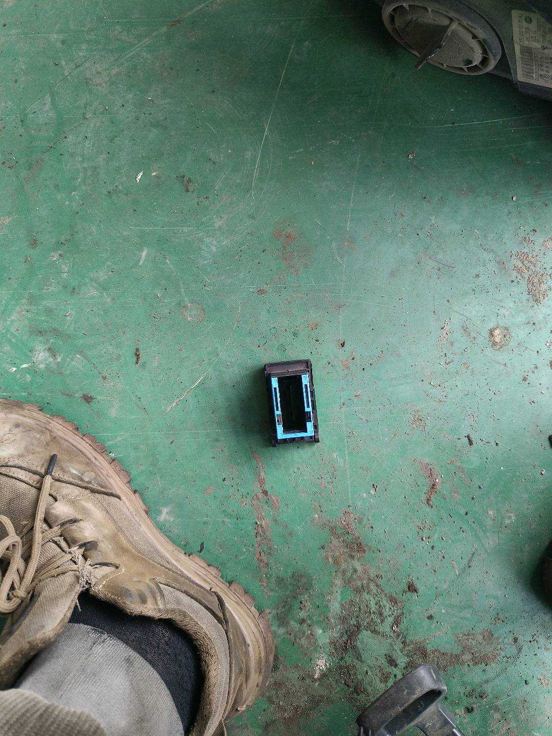 61136954582 盖罩