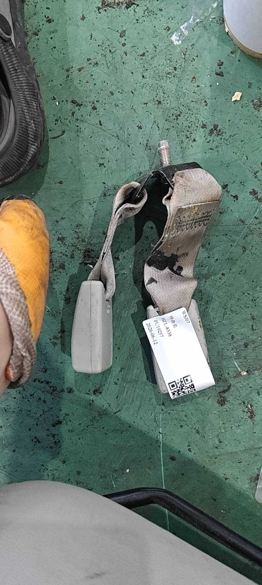 82455TS6H01ZA 后座椅安全带扣(右)