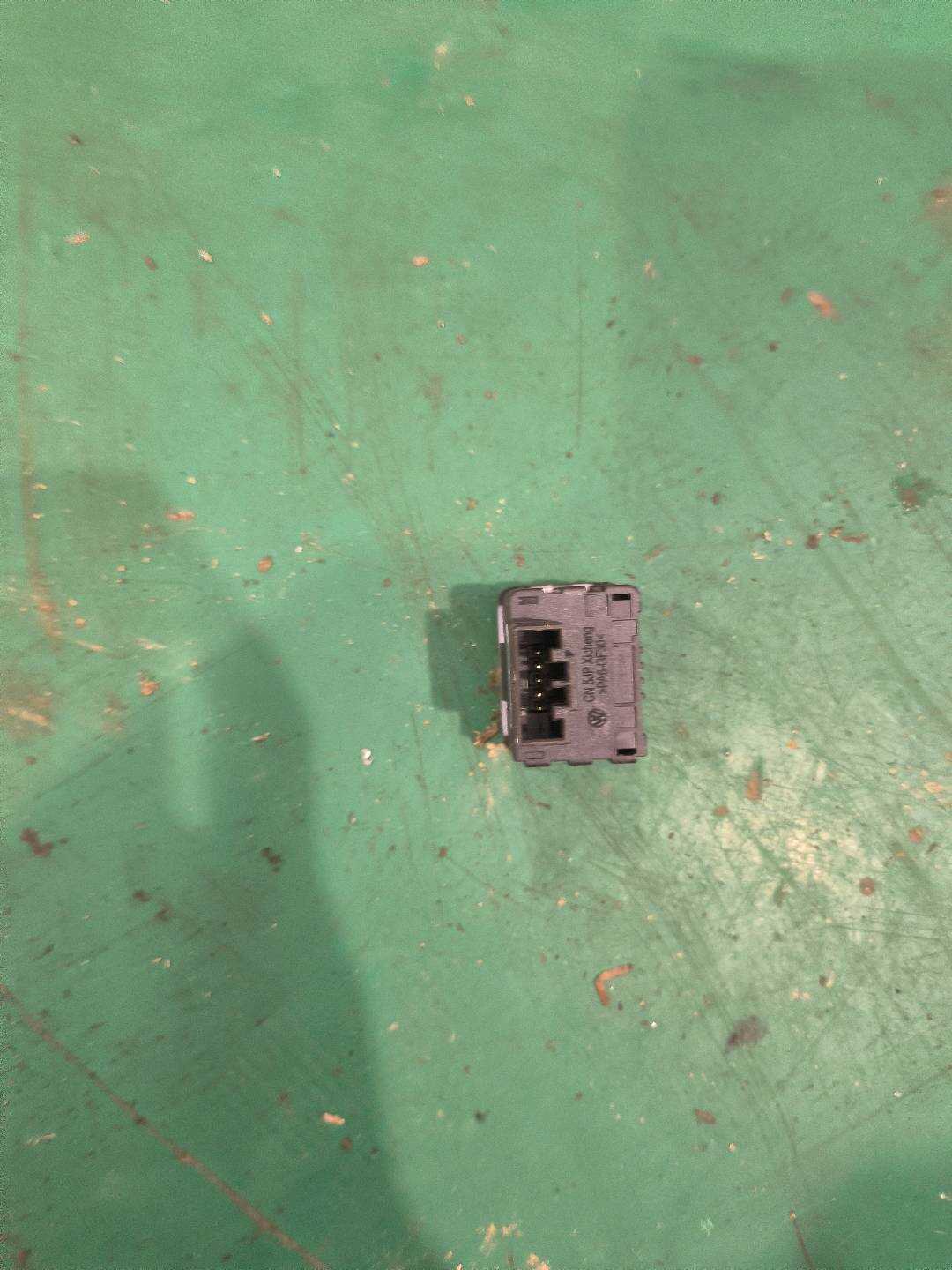 5TD941333 前大灯调节开关(距离)
