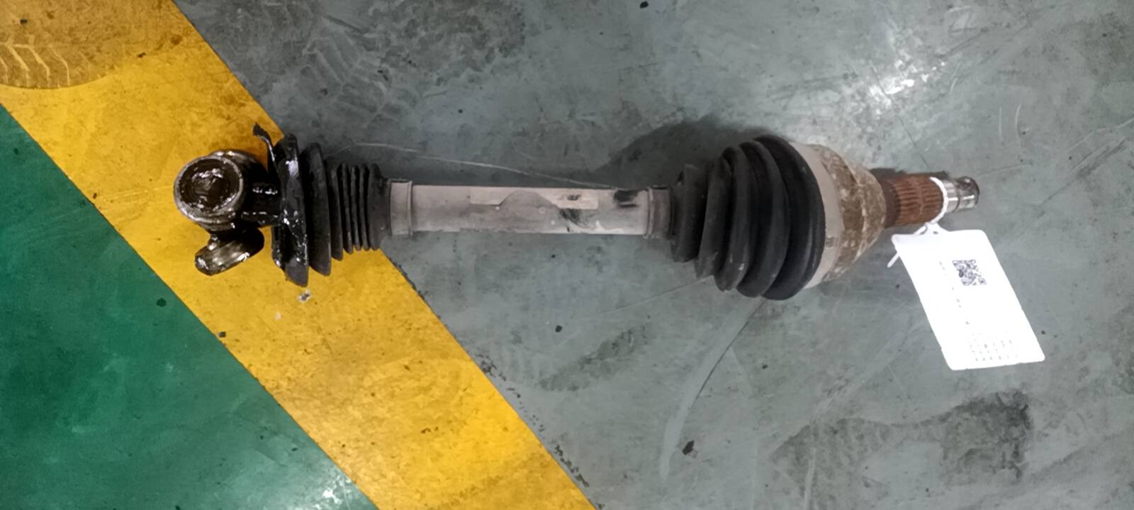 9038765 Front Axle Shaft, Right