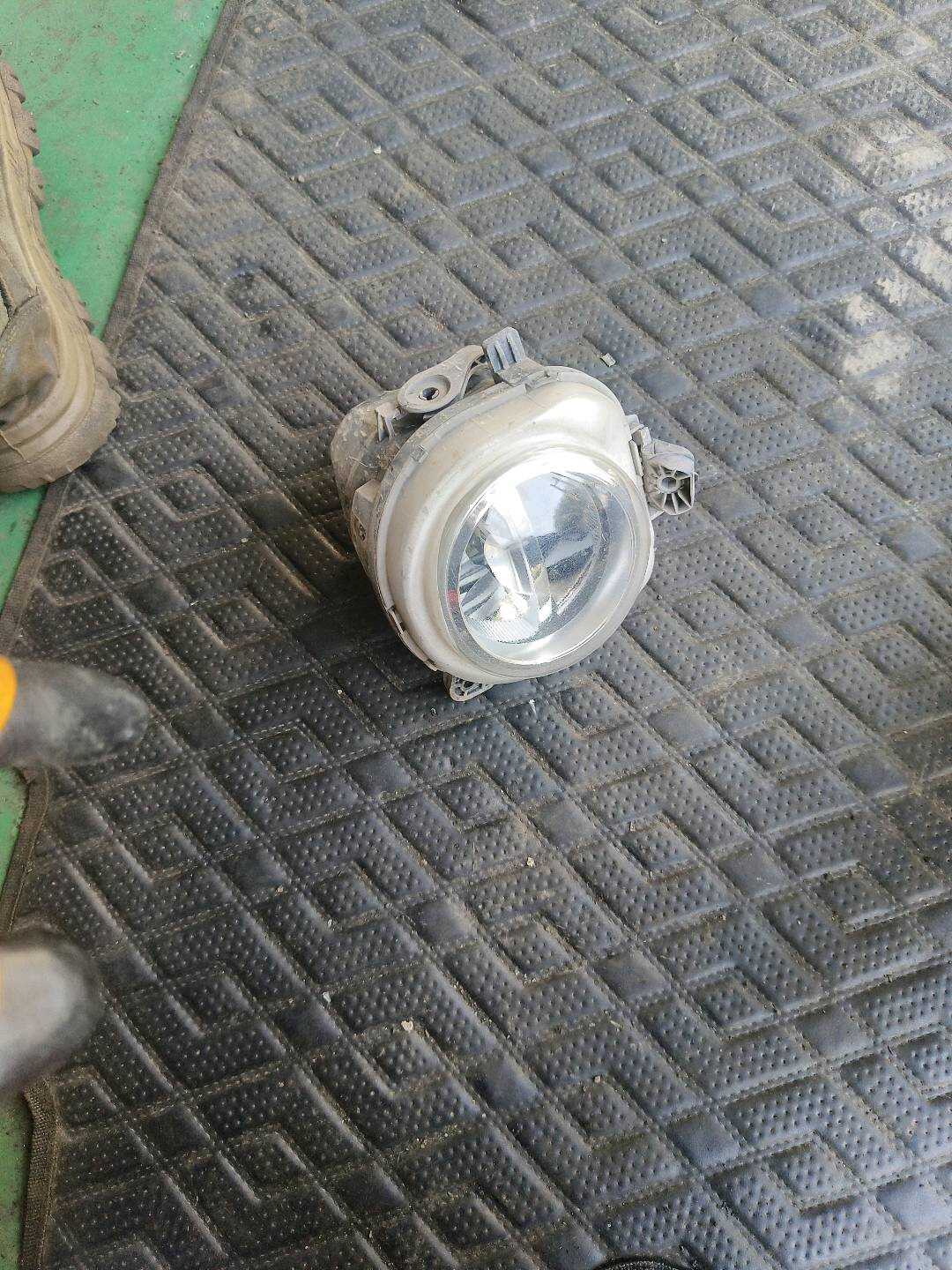63177317252 Front Fog Light, Right