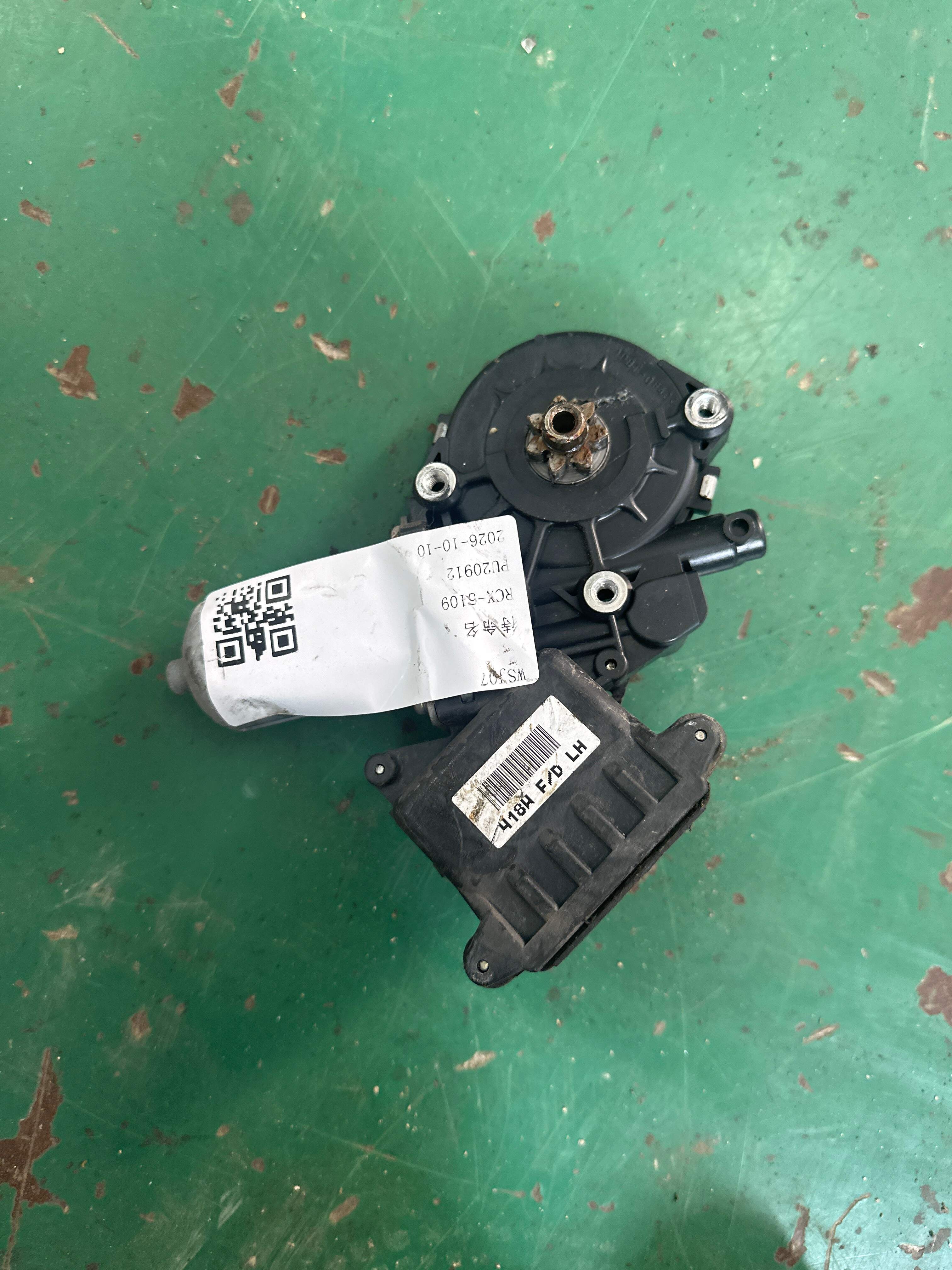 857200R010 前门玻璃升降电机（左）