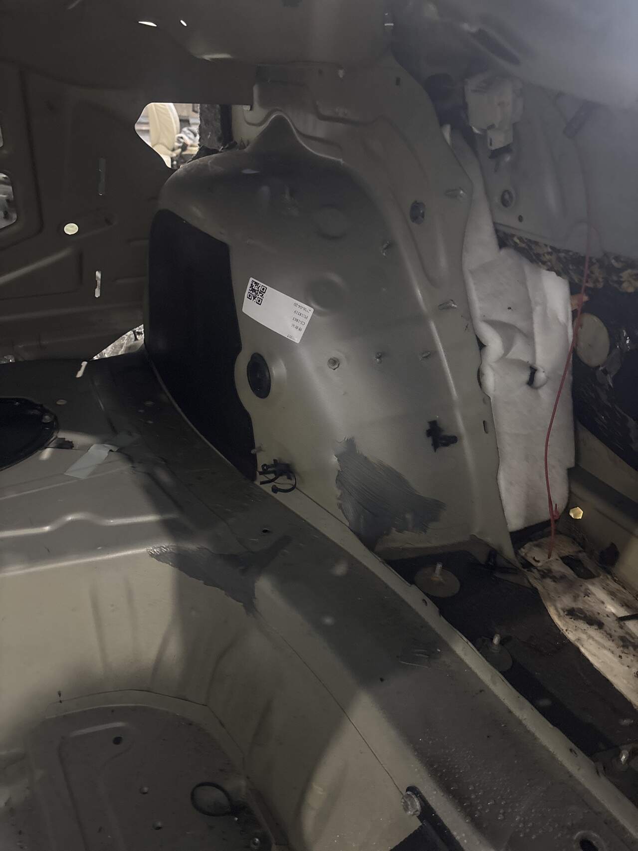 L4FD803422 Rear Wheel Arch Inner Panel, Right