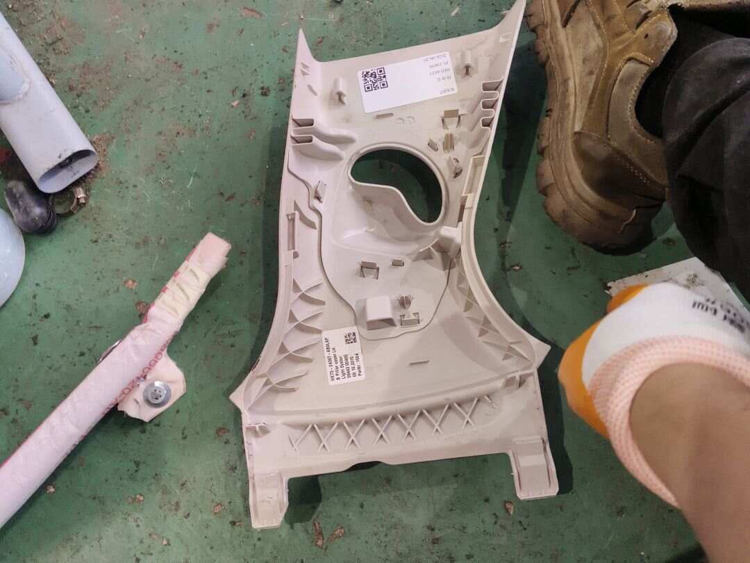 T4N2700LKP B柱内衬(左上)