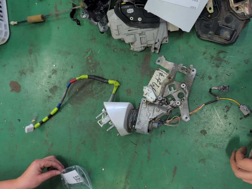 8794076060A0 倒车镜半总成(左)