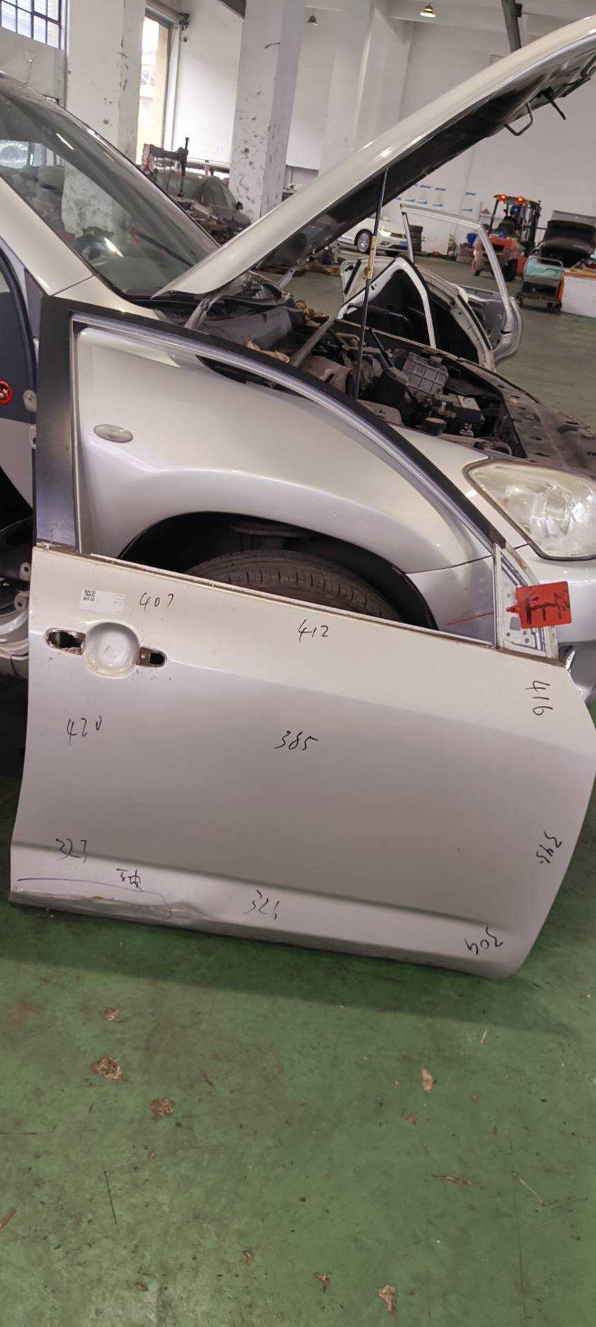 670010R030 Front Door Shell, Right