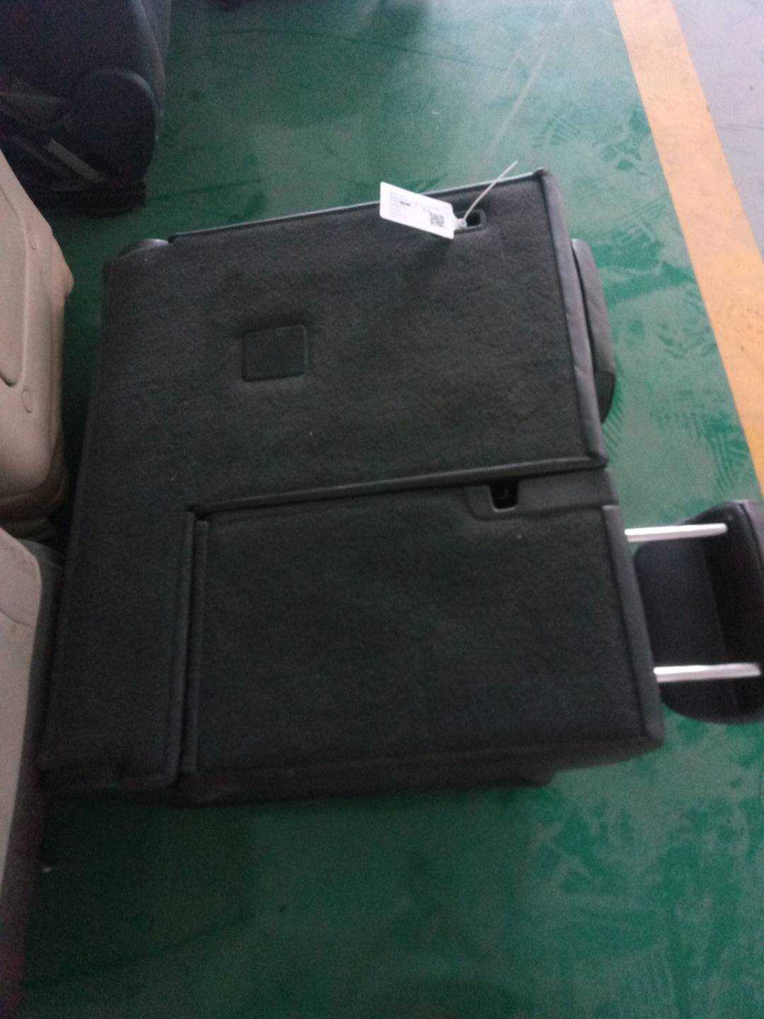 8R0885503K 后座椅靠背骨架（左）