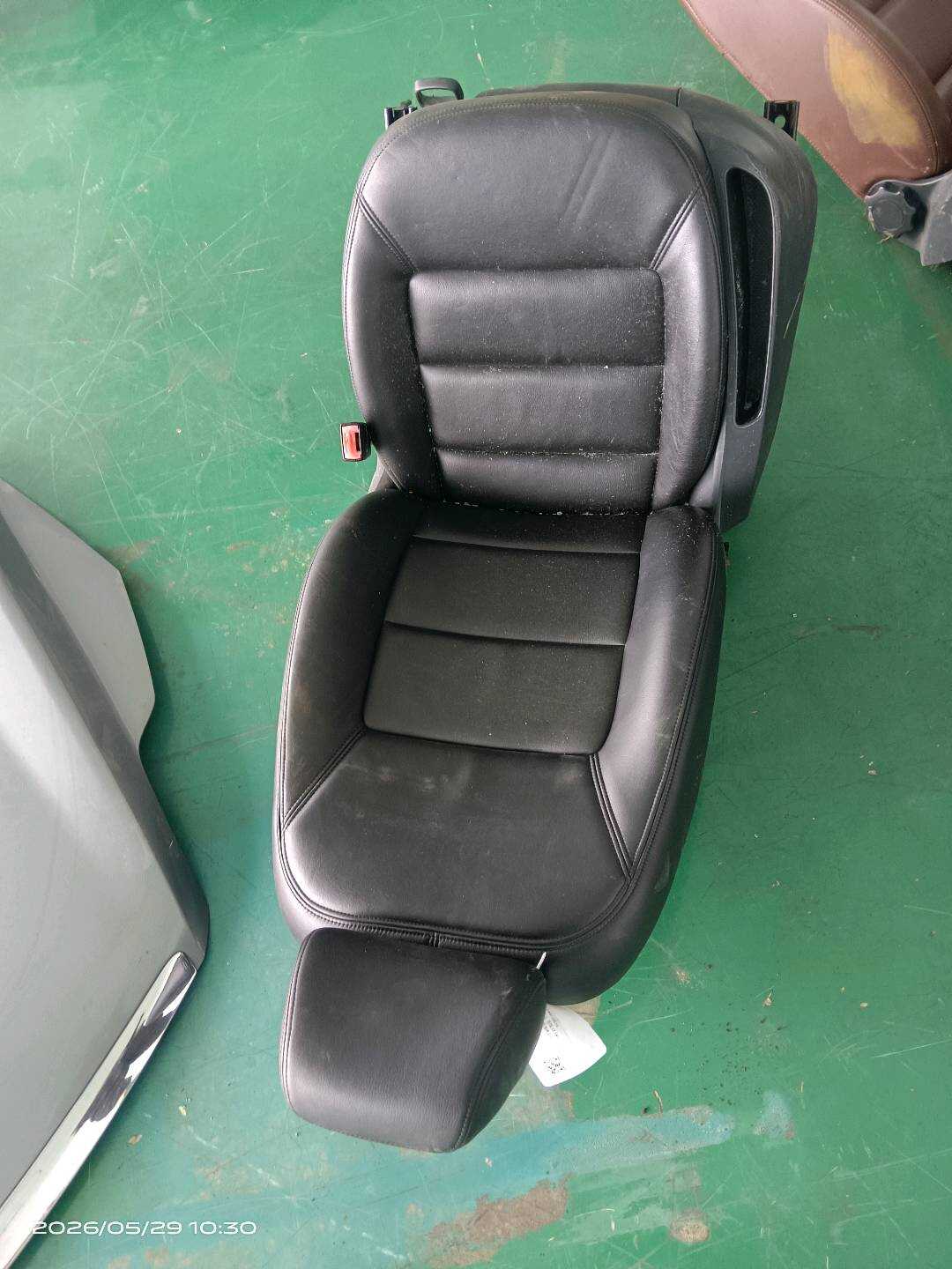 1KD881106AE 副驾驶员座椅总成
