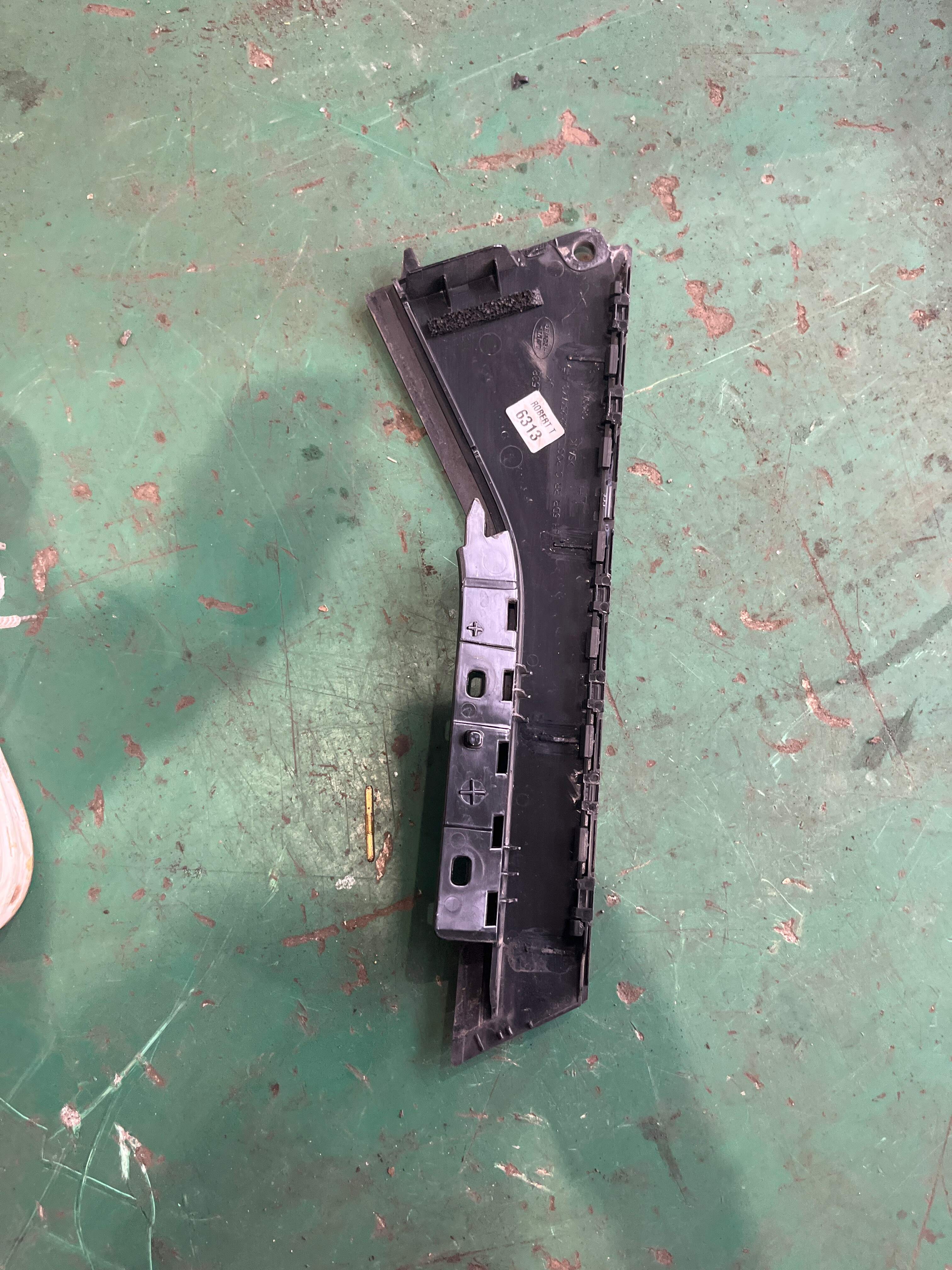 LR050770 Rear Door Window Frame Outer Trim, Front Left