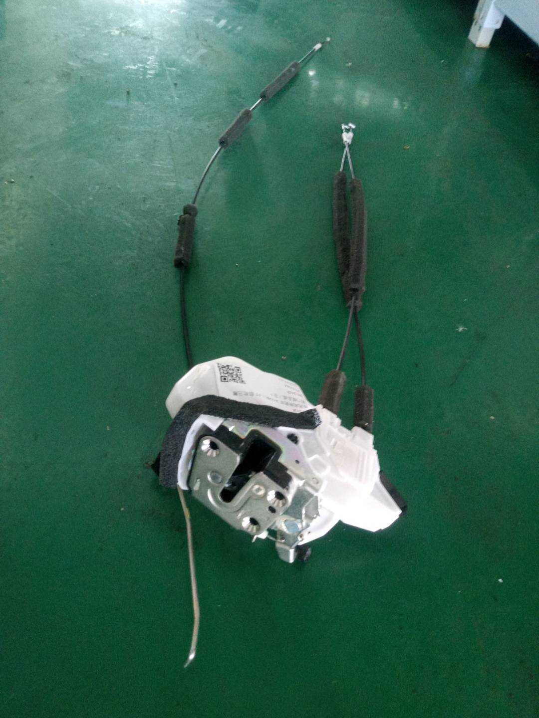B012428 Door Lock Assembly