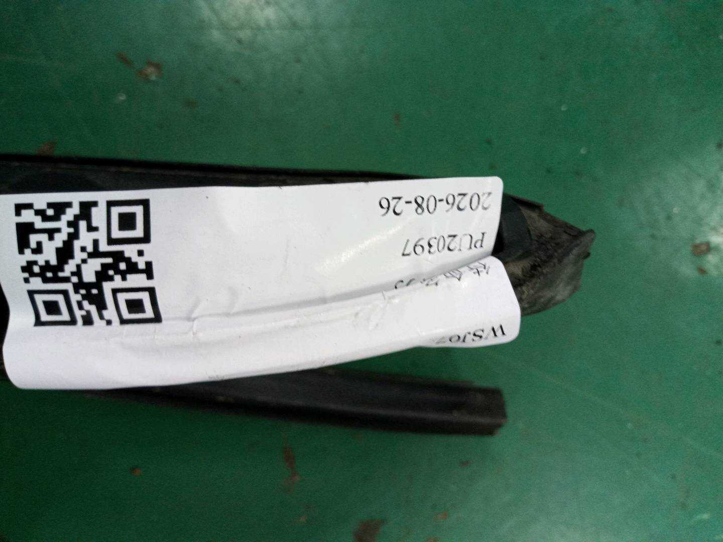 51357182298 后门玻璃绒槽(右)