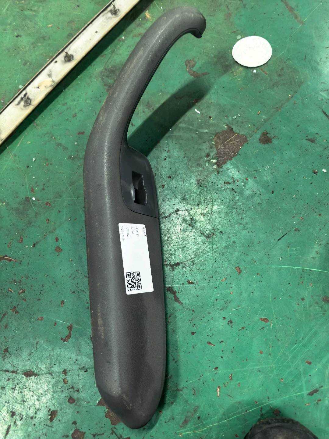 8E0867374 后门扶手(右)