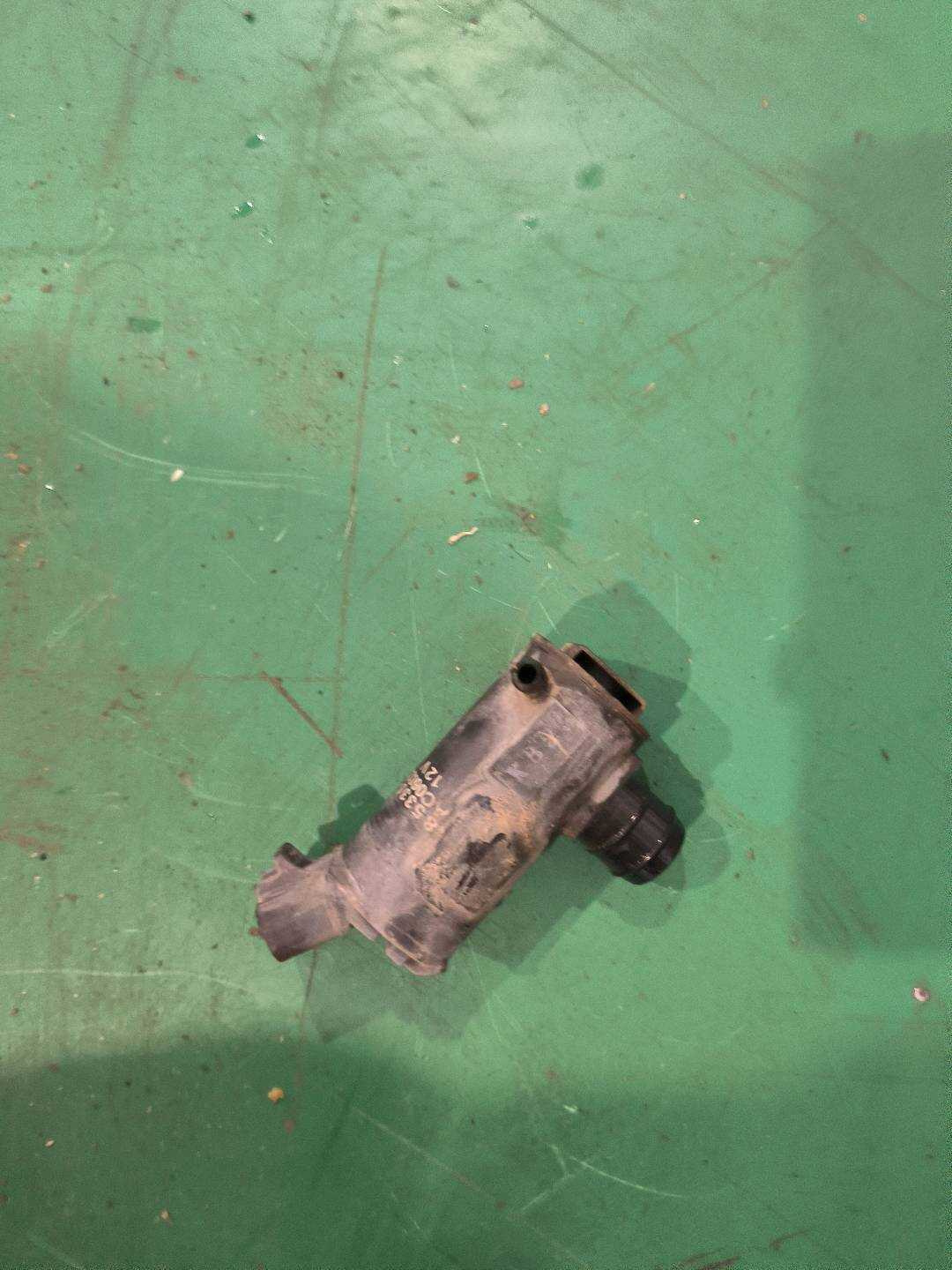 853300D010 Front Windshield Washer Pump