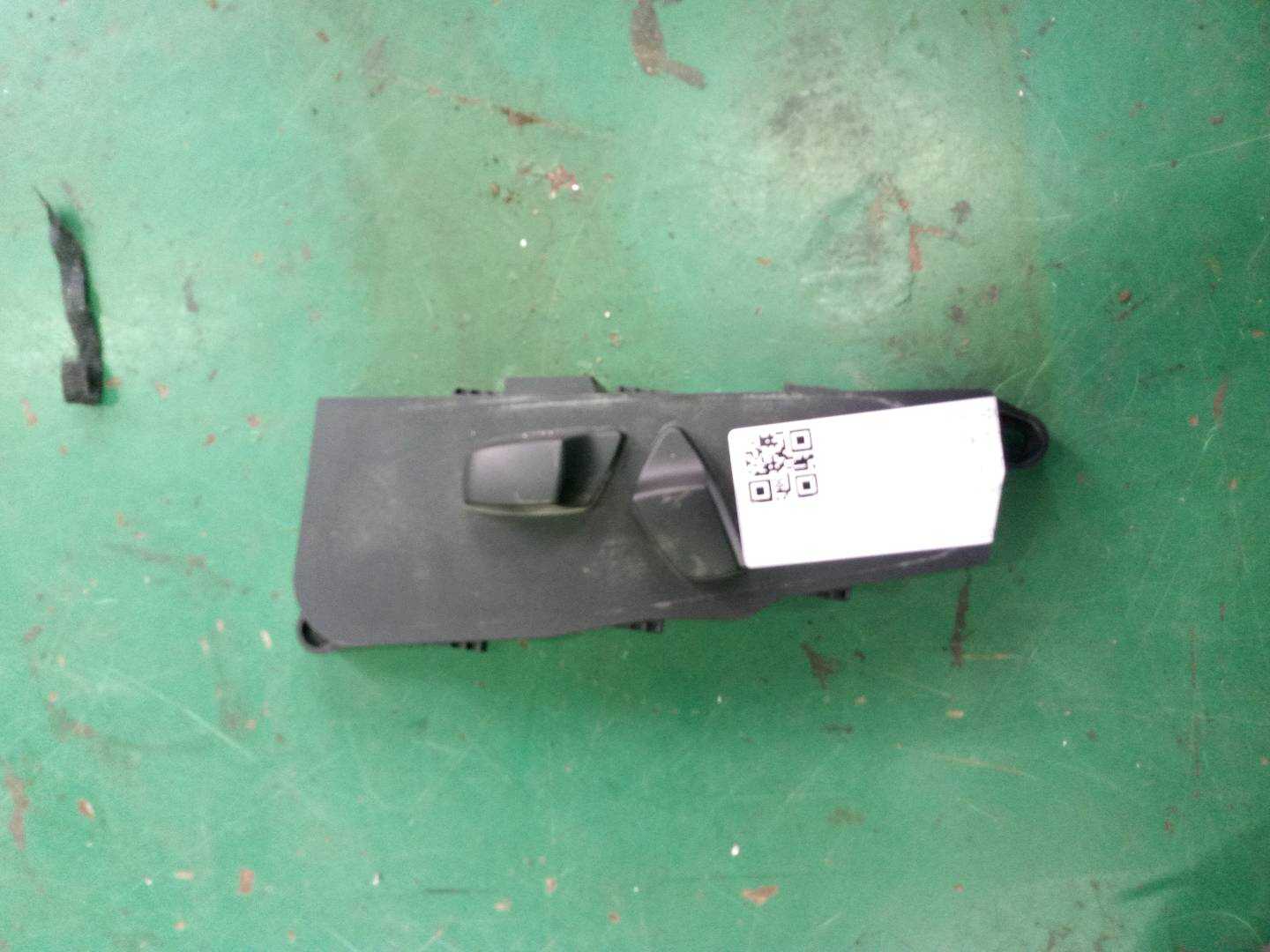 61319265266 副驾驶员座椅调节开关