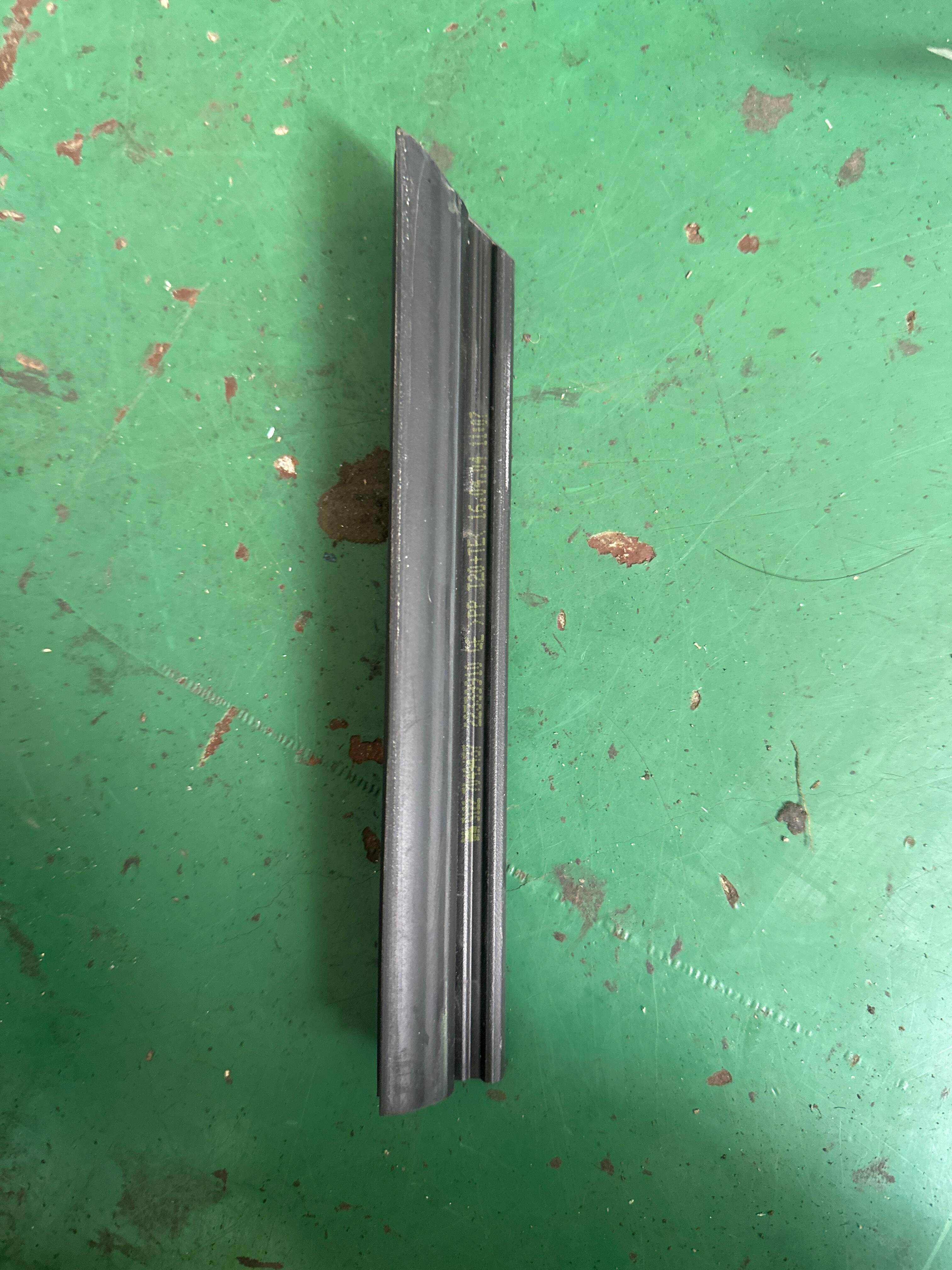 51227049437 后门三角窗玻璃压条(左内)