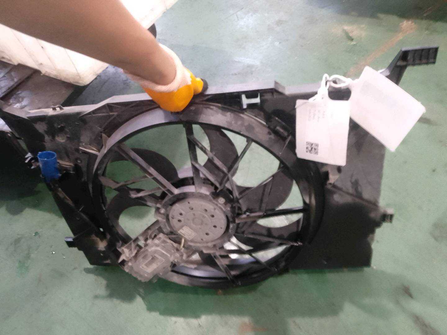 A1698203542 水箱风扇