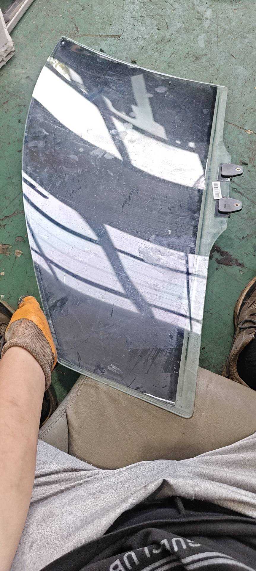 6103120DKZ16A Right Front Door Glass Assembly