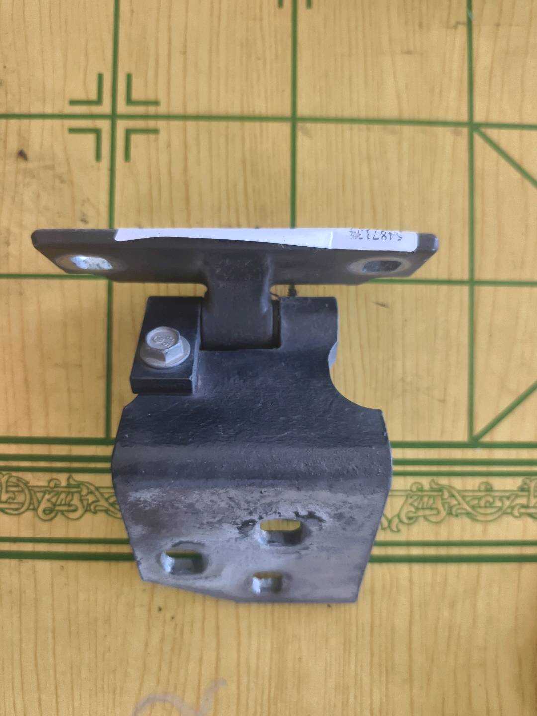 5487134 Front Door Hinge (Upper Right)