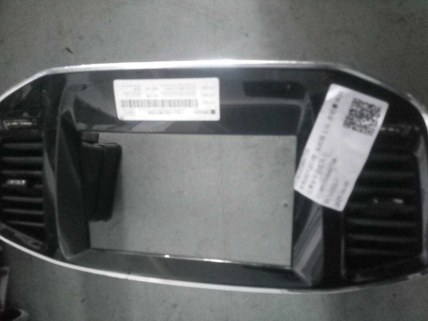 101801354060738 仪表台中间出风口
