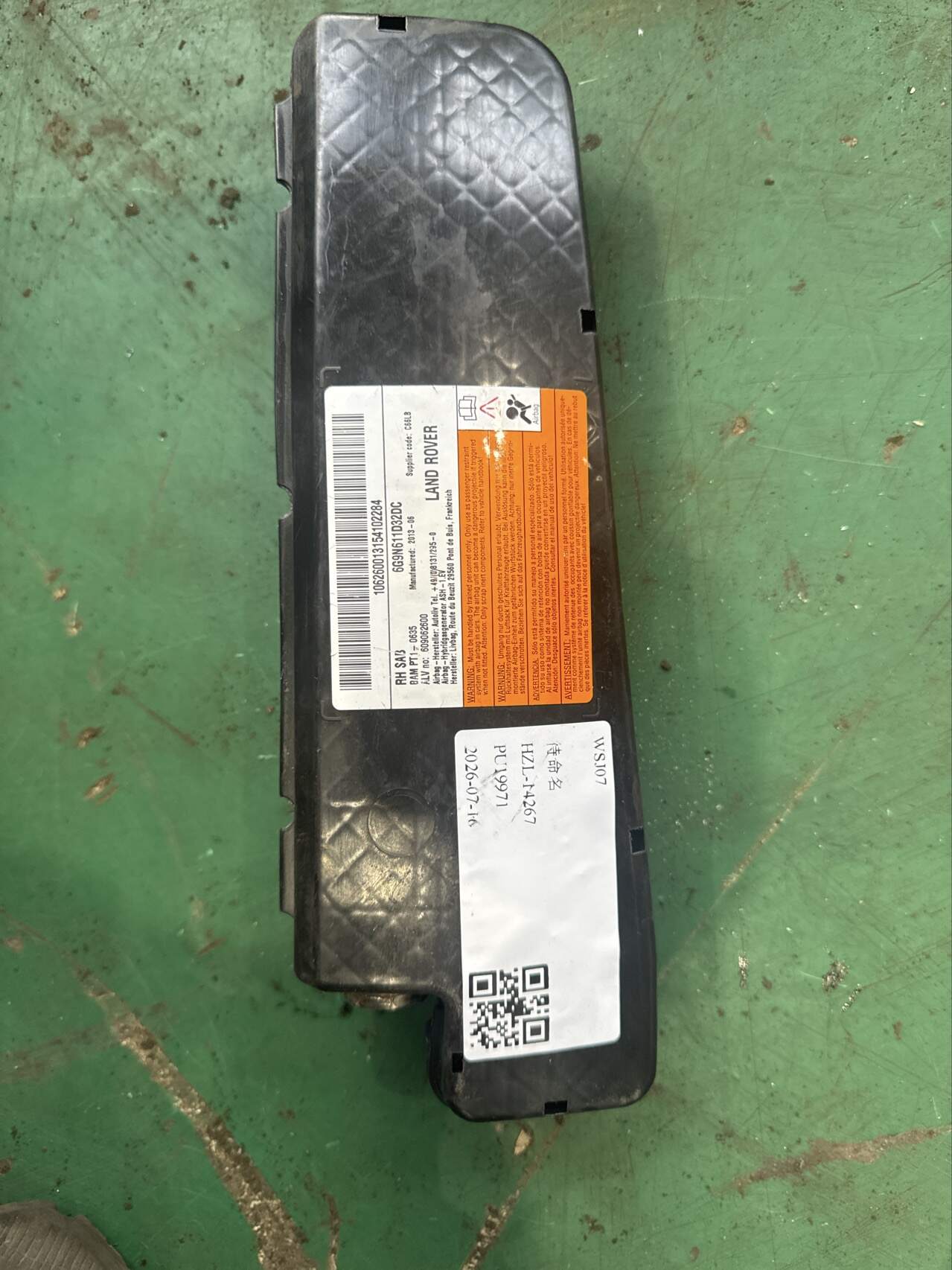 LR010127 Front Seat Side Airbag, Right