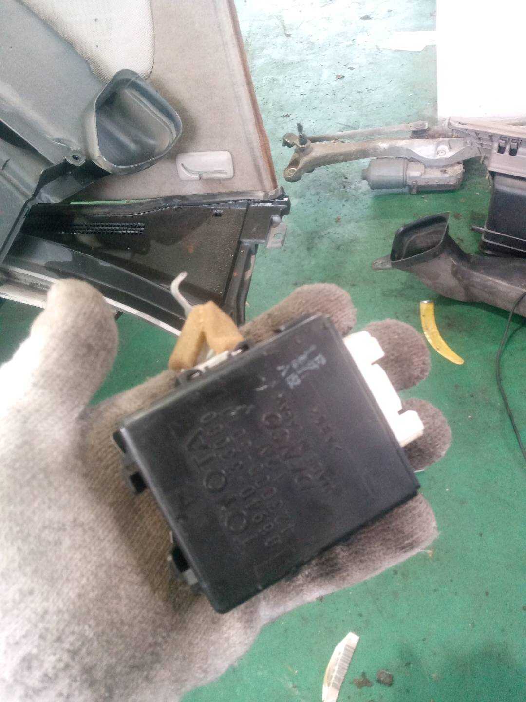 8594033080 雨刮继电器