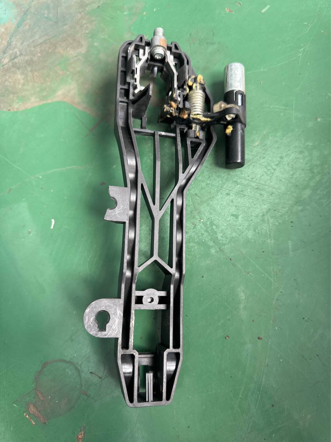 10193085 Front Door Outer Handle Backing Plate Assembly