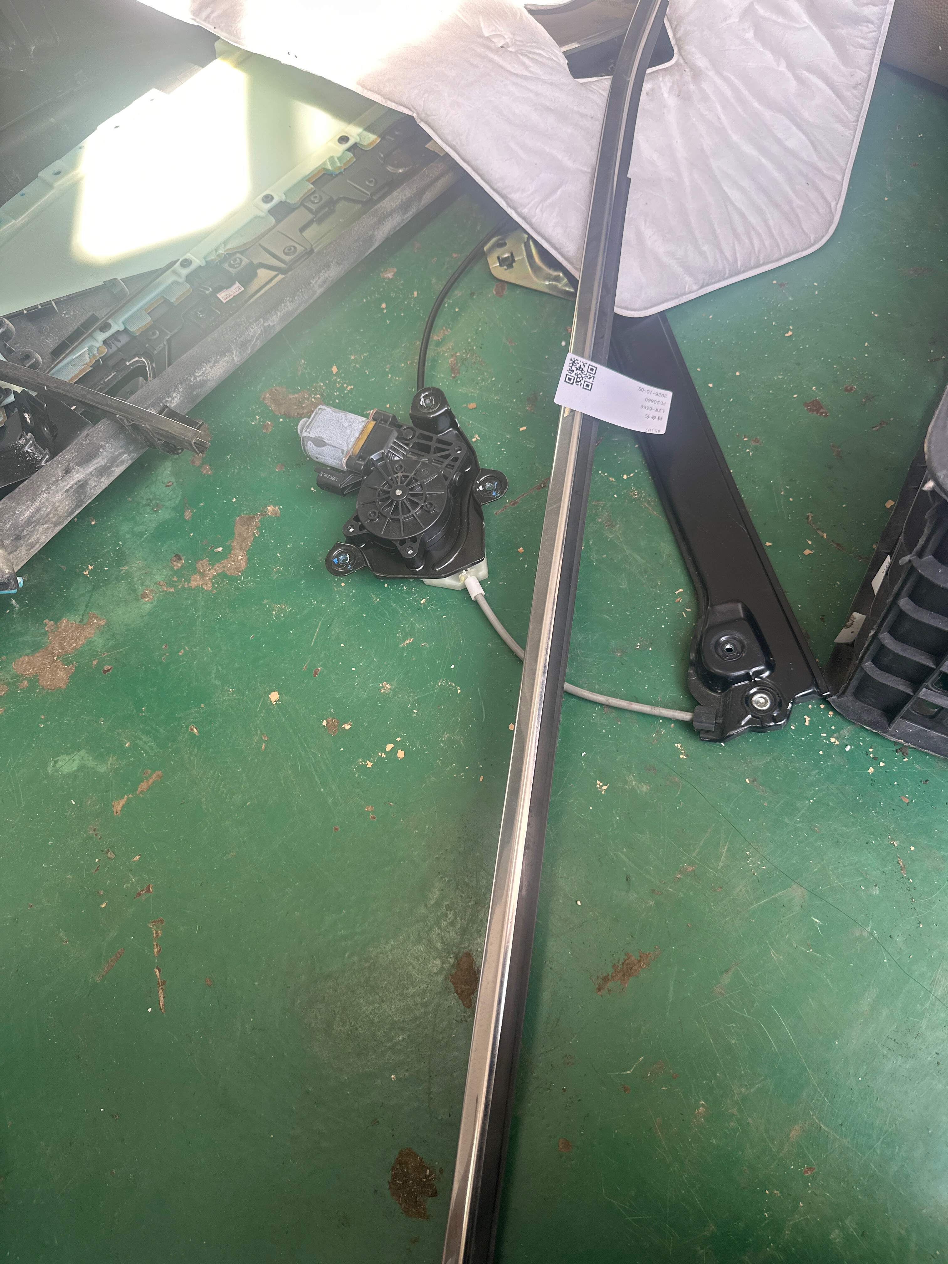 10226013 Rear Door Belt Weatherstrip Outer