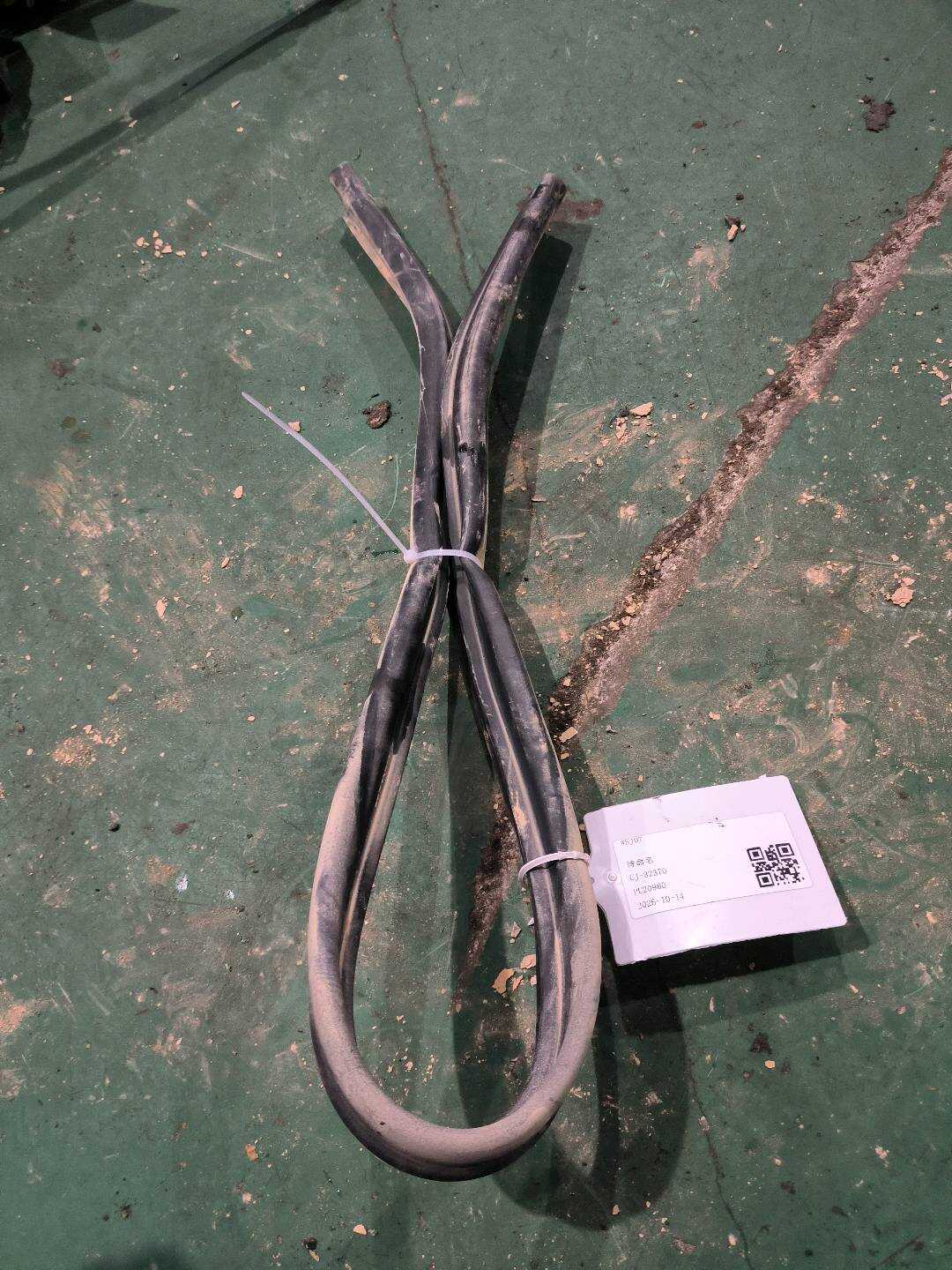 A2216280098 前机盖胶条(后)