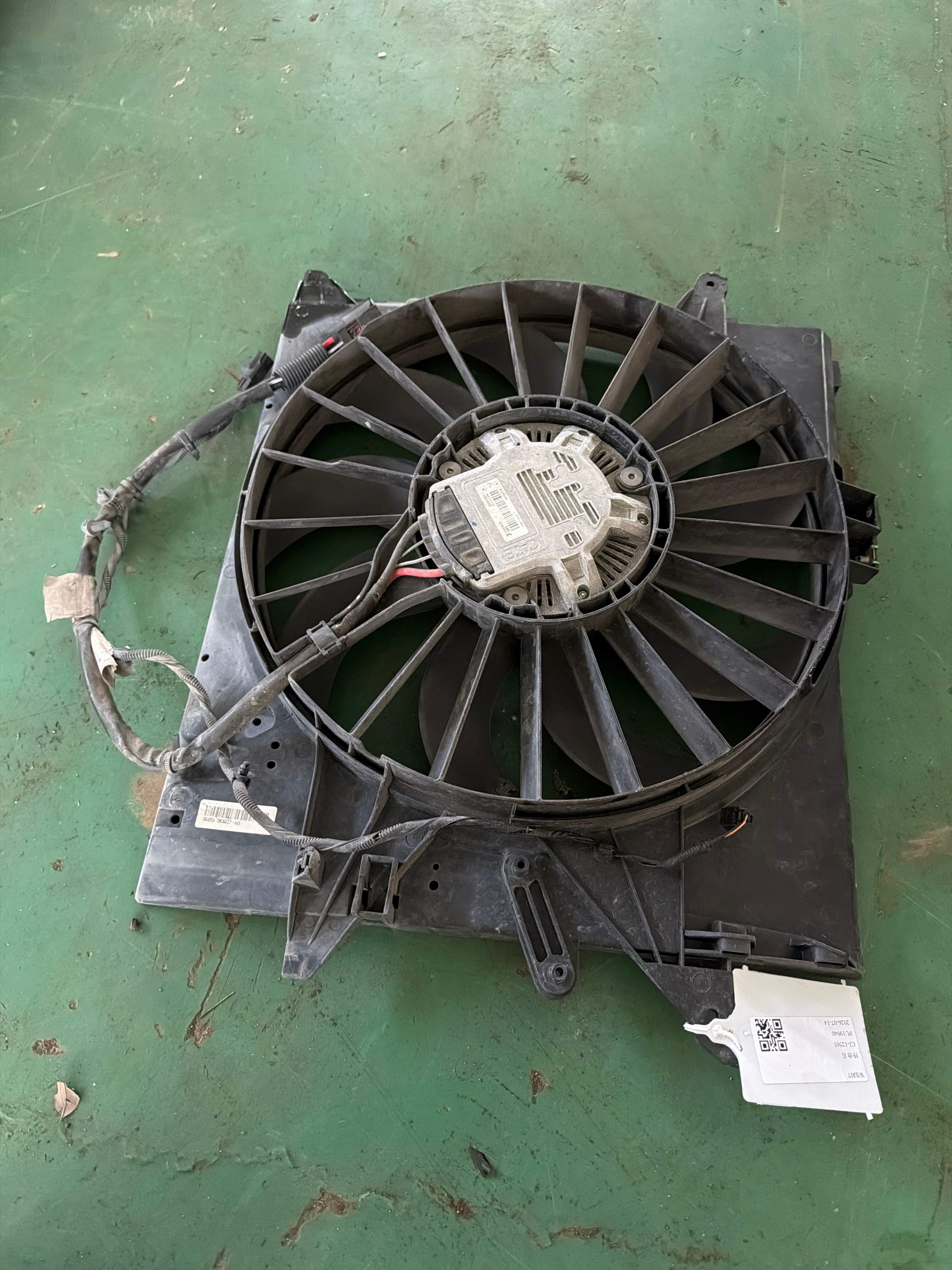 C2D18413 Radiator Electric Fan Assembly