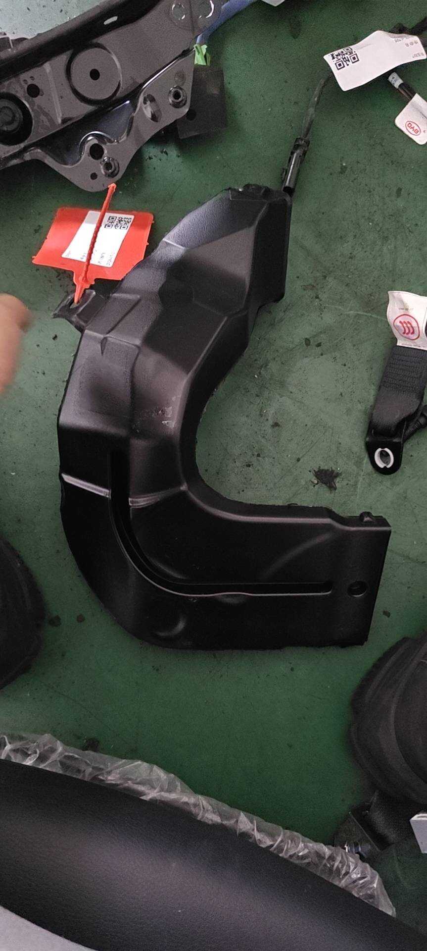 MEH8123740 Right Floor Connecting Duct I Assembly