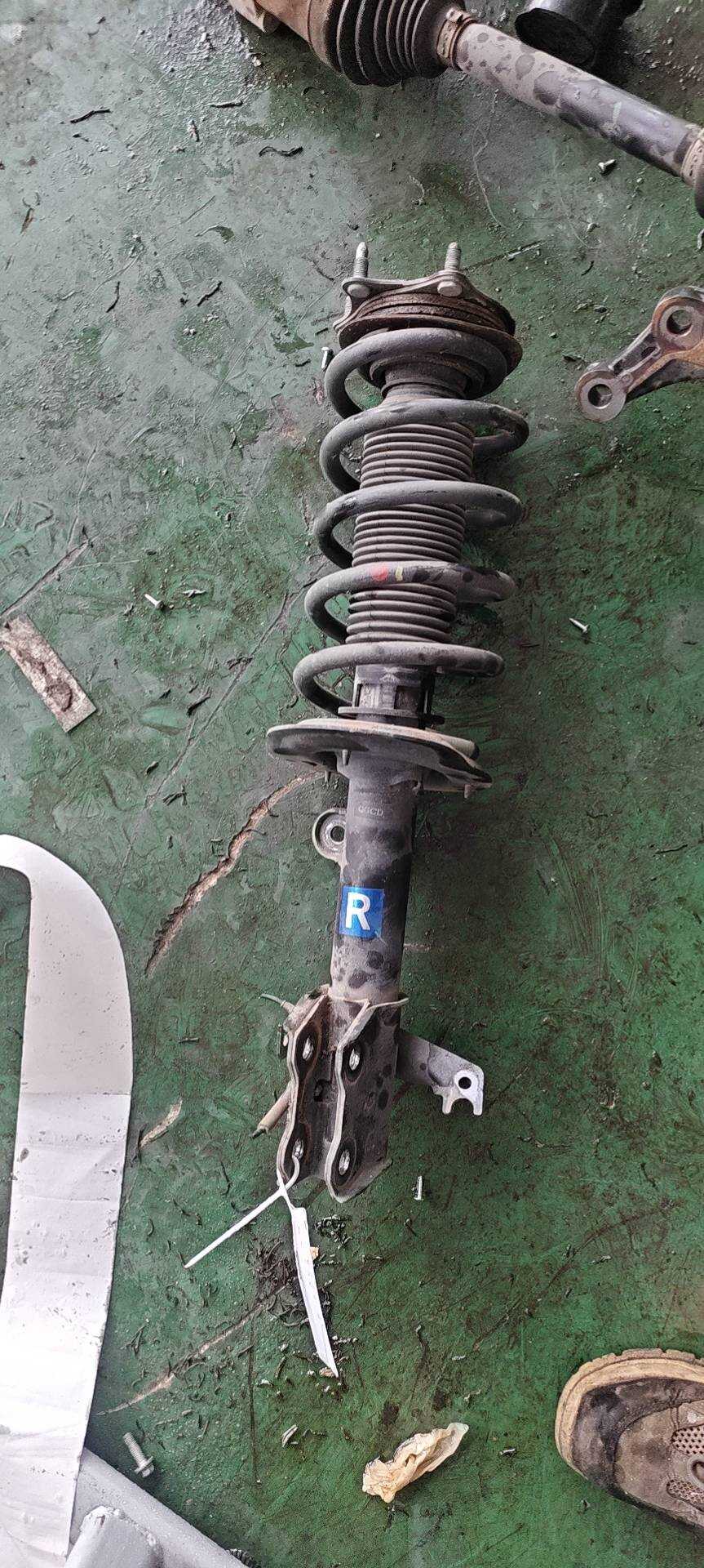 2905200AKZ16A 右前减振器带螺旋弹簧总成